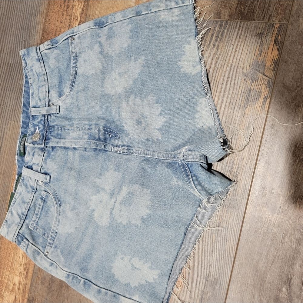 Women's Super high rise Jean cutoff Shorts Wild Fable size 6 bin 4